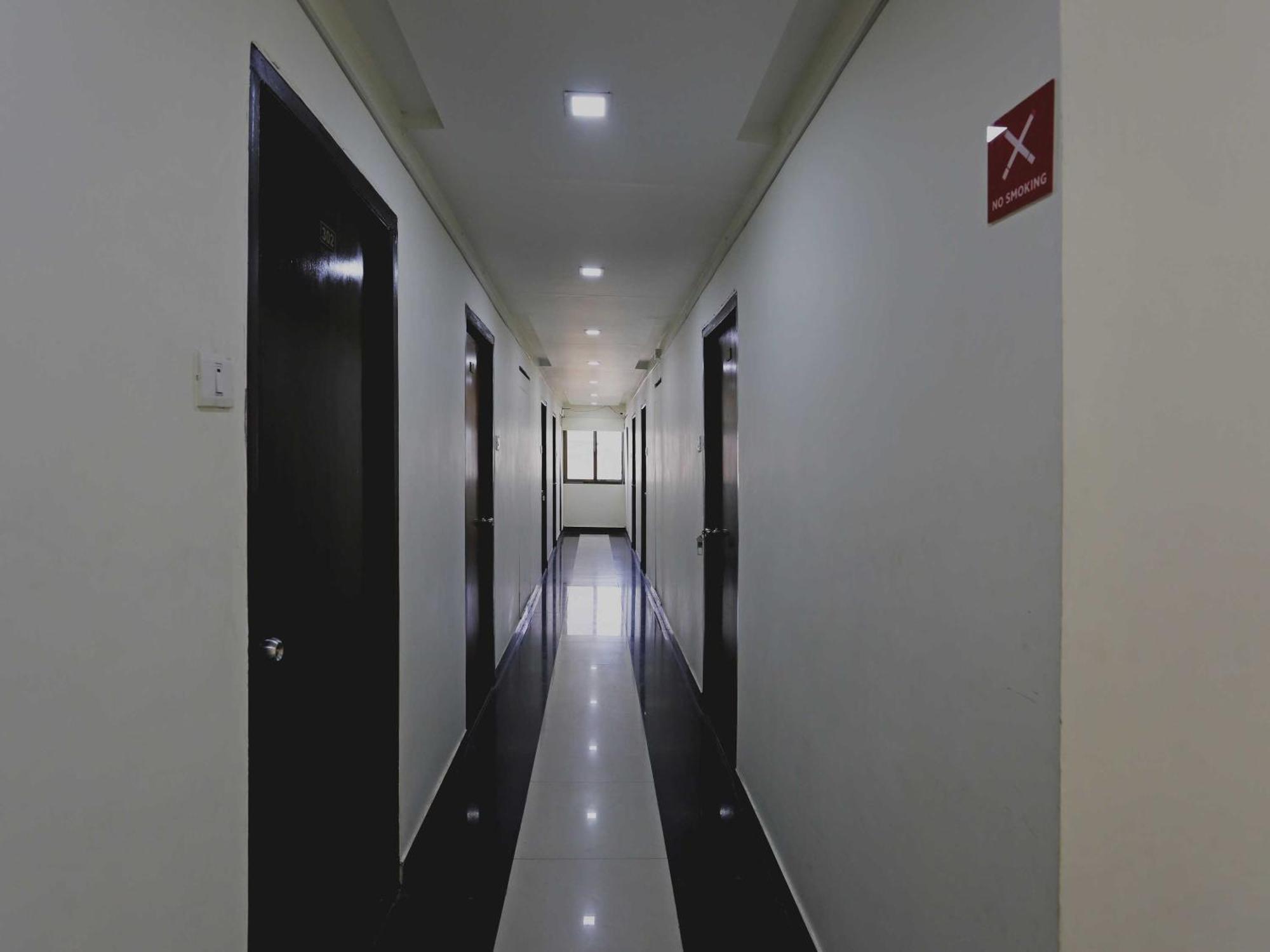 Hotel O Golden Wings Udaipur Esterno foto