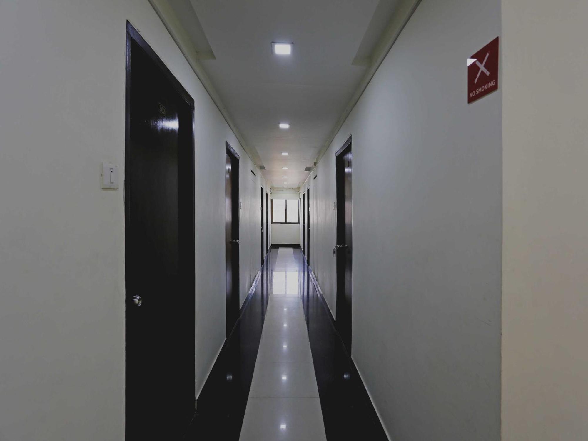 Hotel O Golden Wings Udaipur Esterno foto